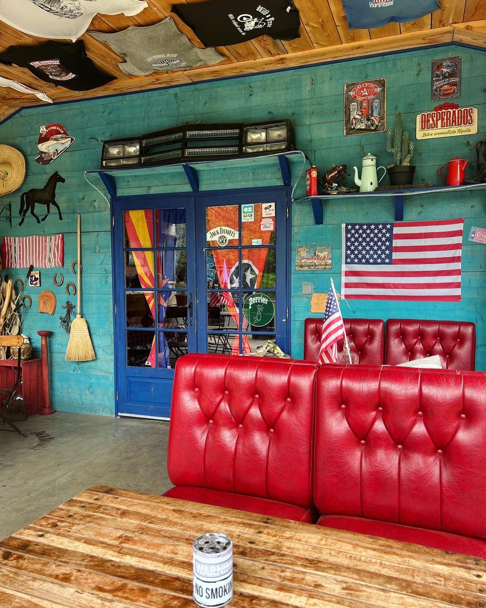 Horses and bikes saloon